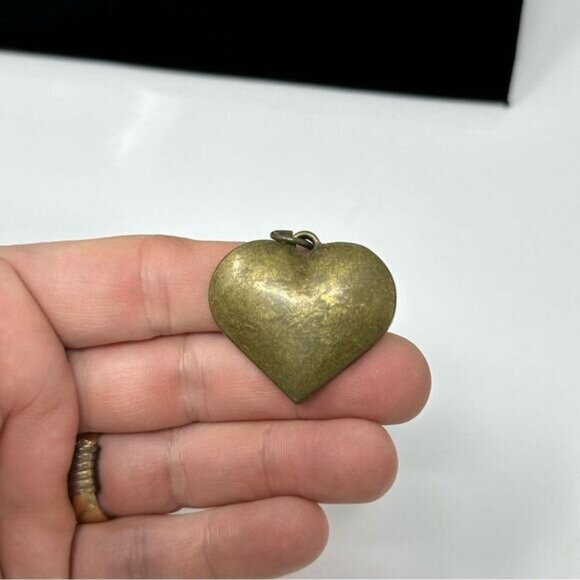 Brass black heart - Picture 2 of 2
